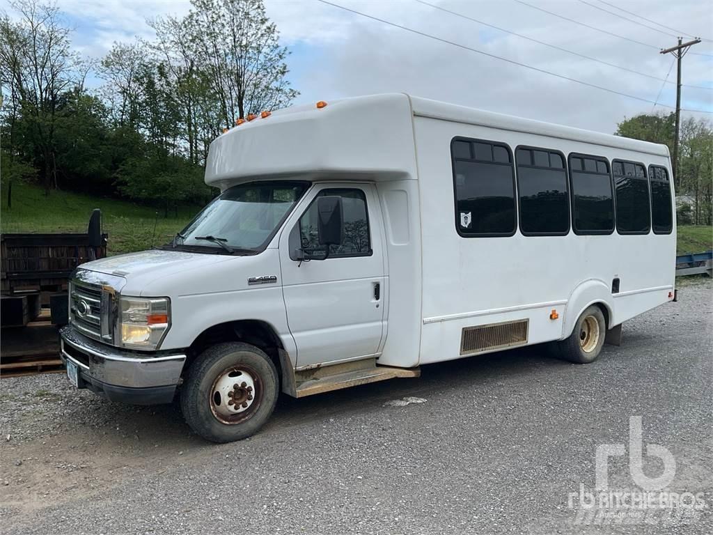 Ford E450 長距離バス
