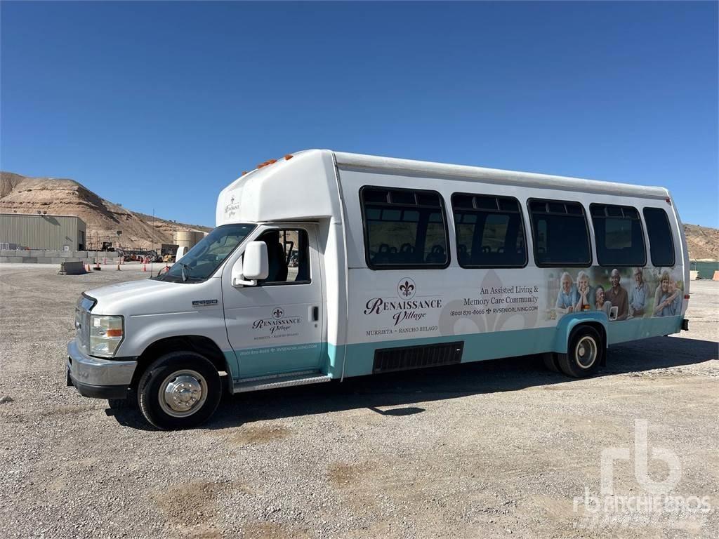 Ford E450 長距離バス