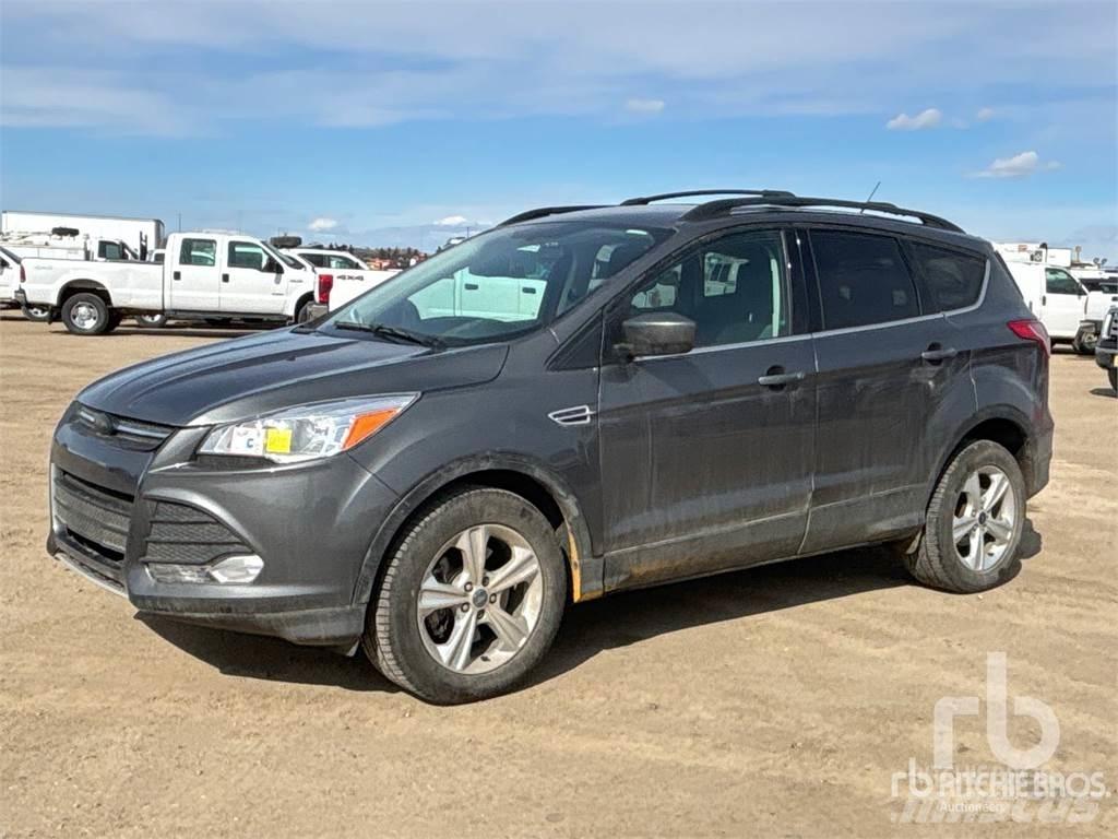 Ford ESCAPE ピックアップ／ドロップサイド