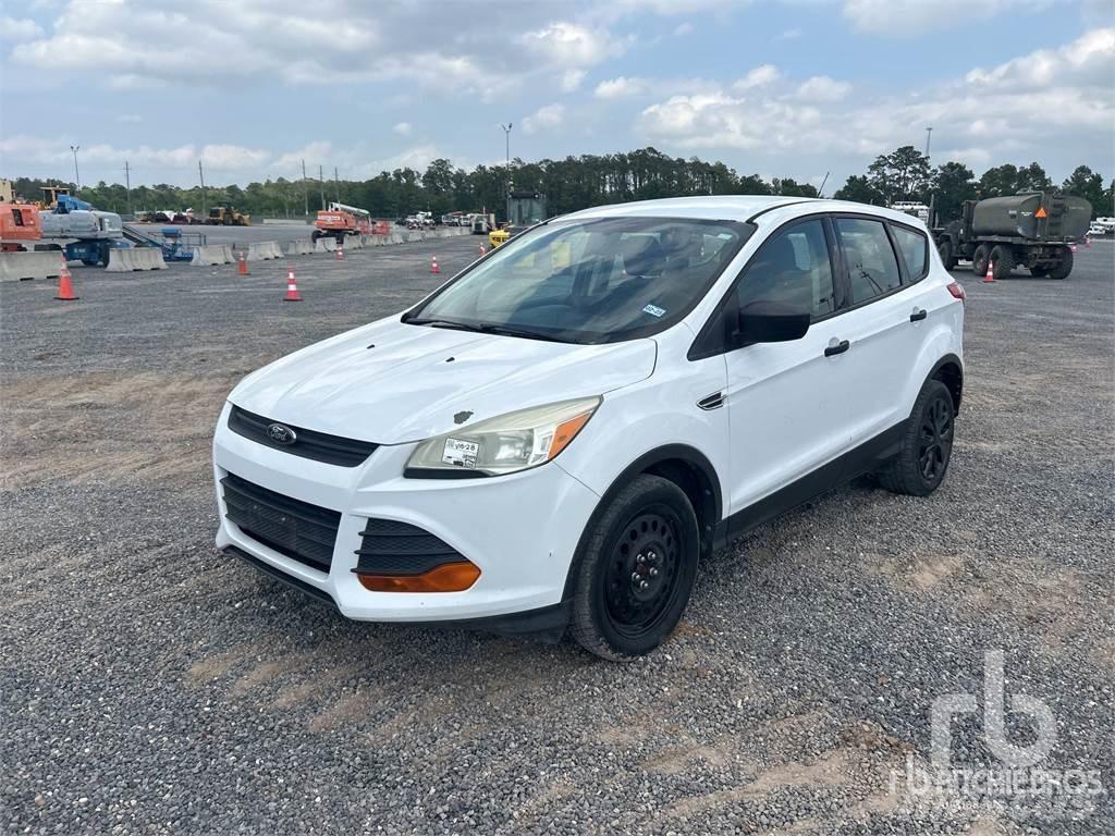 Ford ESCAPE ピックアップ／ドロップサイド