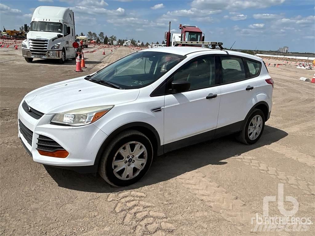 Ford ESCAPE ピックアップ／ドロップサイド