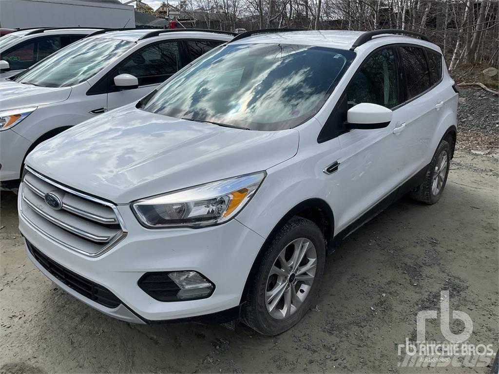 Ford ESCAPE ピックアップ／ドロップサイド
