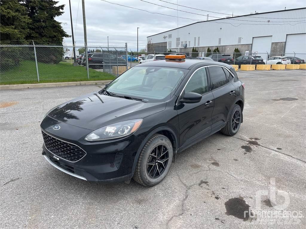 Ford ESCAPE ピックアップ／ドロップサイド
