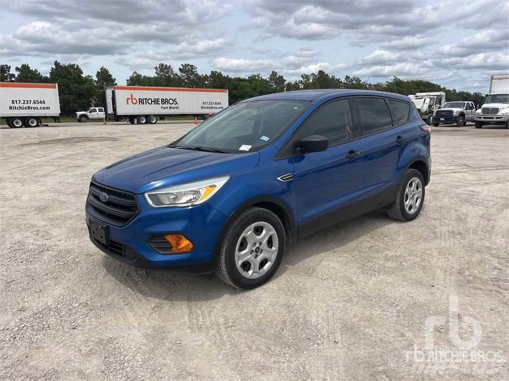 Ford ESCAPE S ピックアップ／ドロップサイド