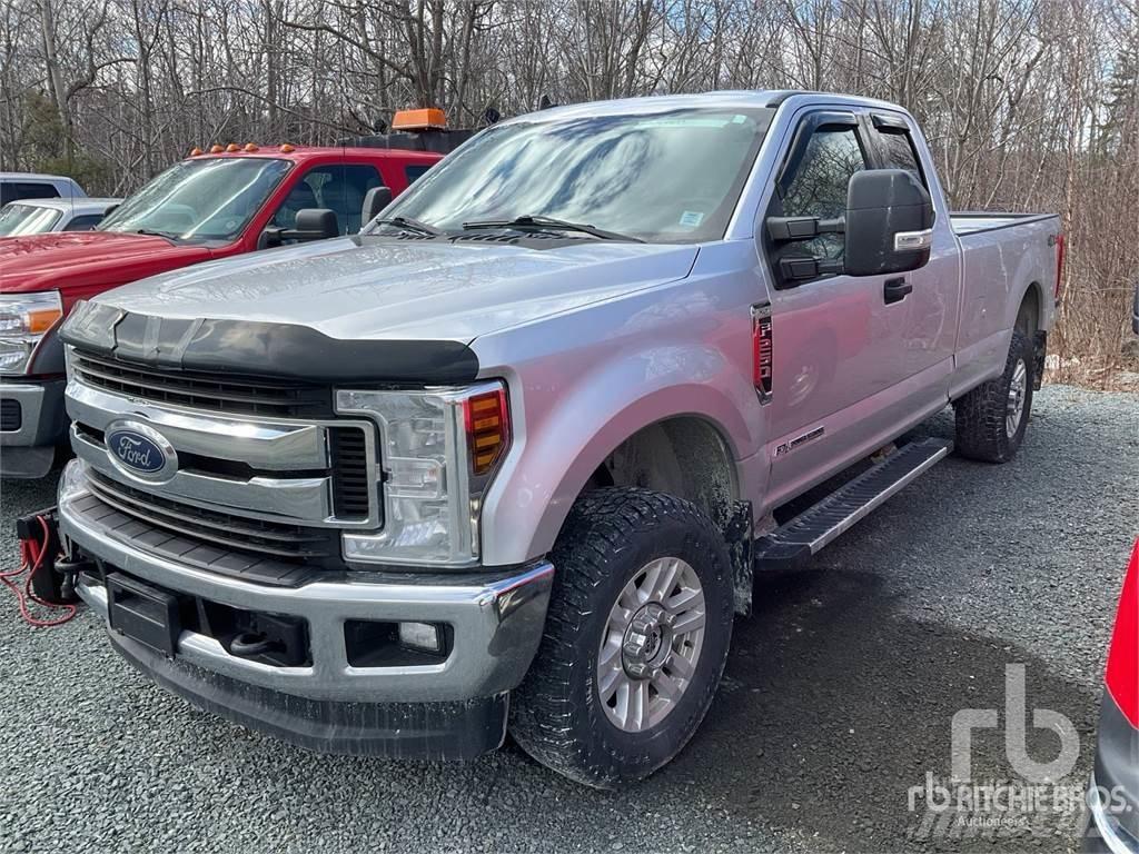 Ford F-250 ピックアップ／ドロップサイド
