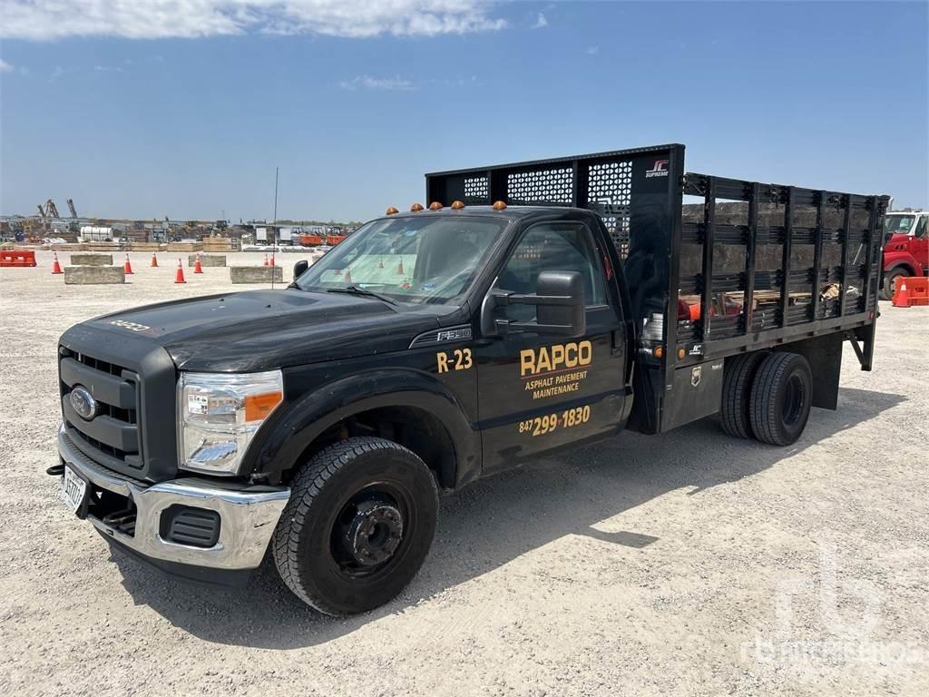 Ford F-350 平ボディー