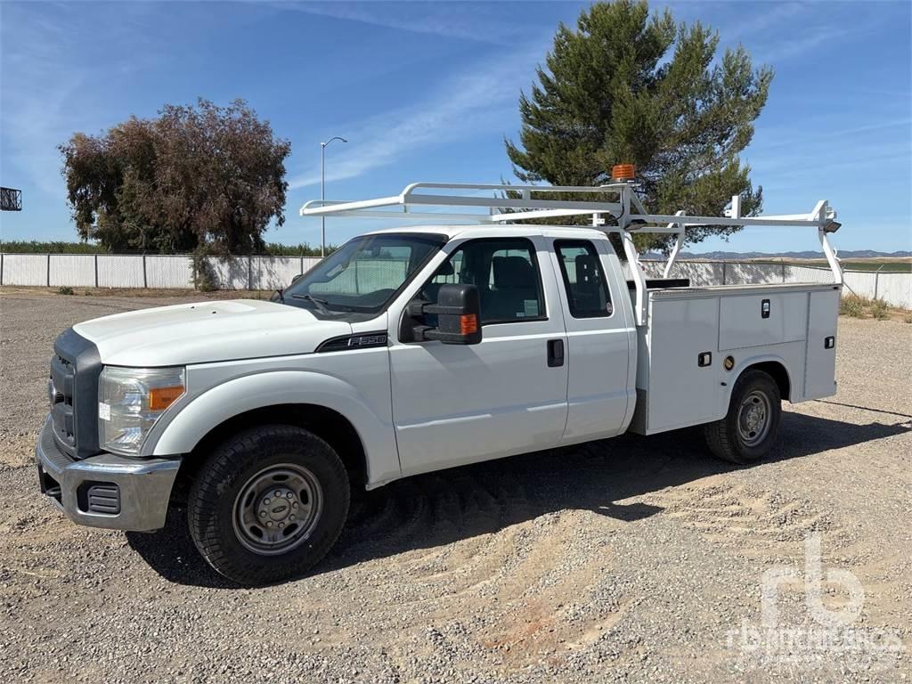 Ford F-350 多目的／汎用車両