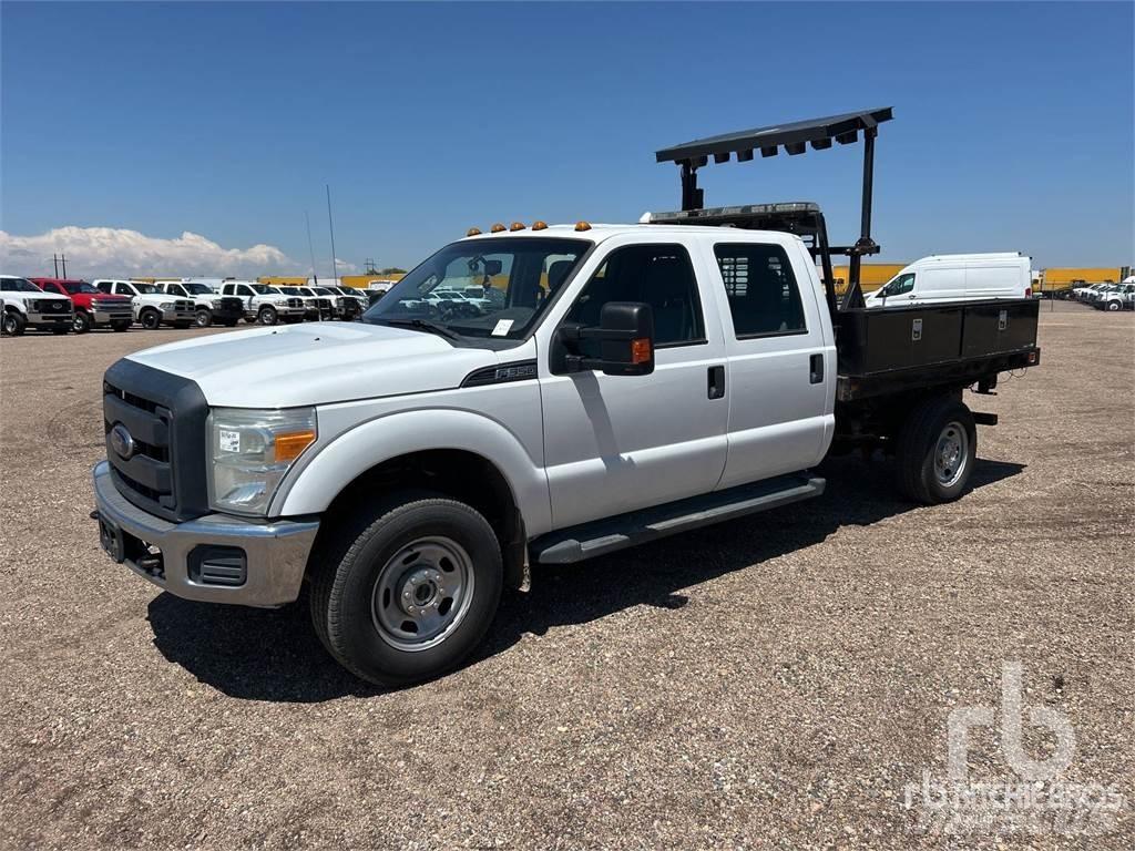 Ford F-350 平ボディー