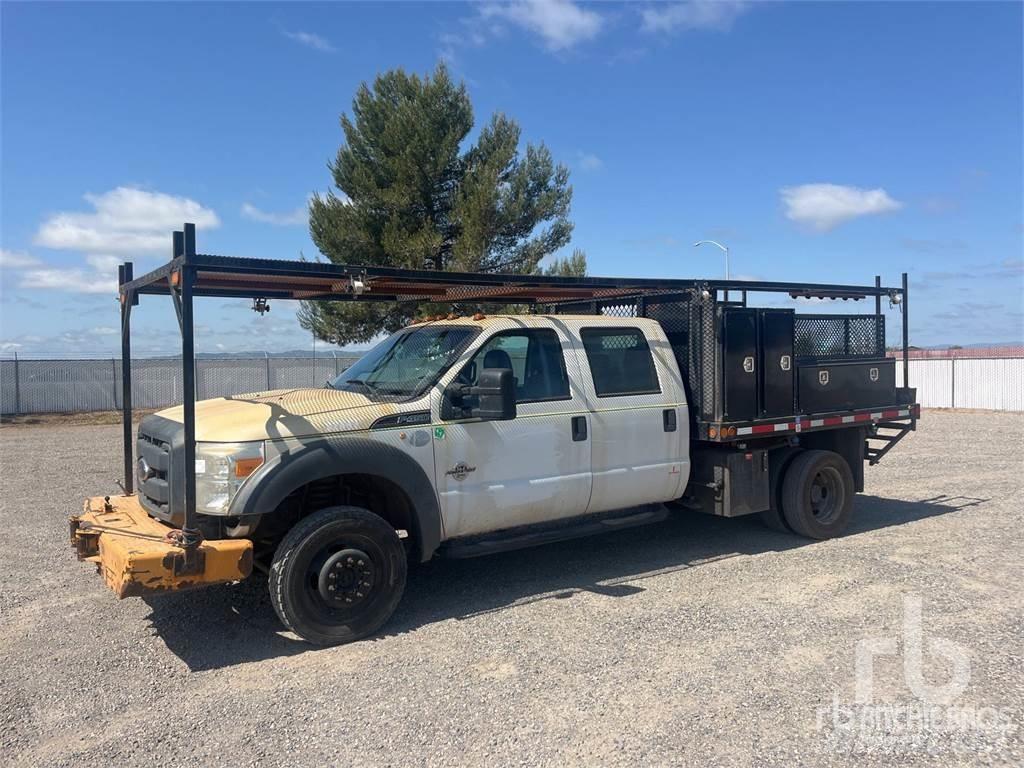 Ford F-450 平ボディー