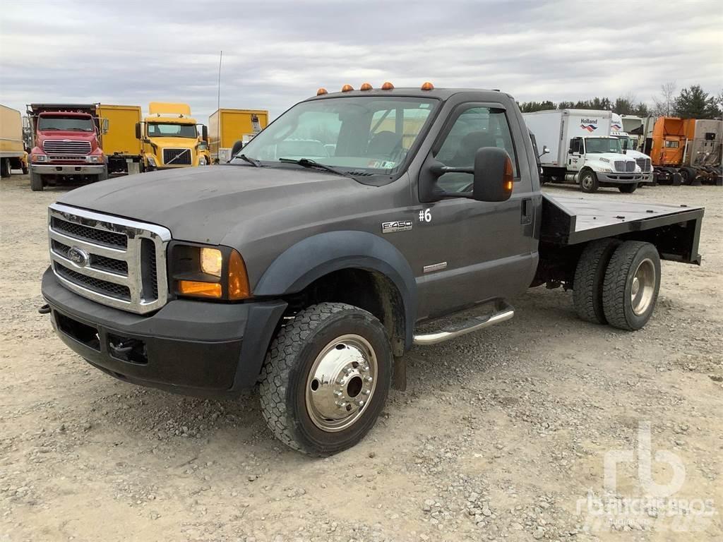Ford F-450 平ボディー