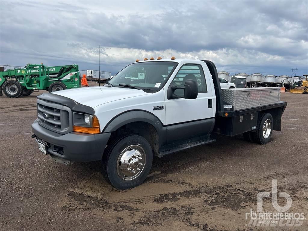 Ford F-450 平ボディー