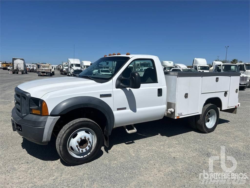 Ford F-450 多目的／汎用車両