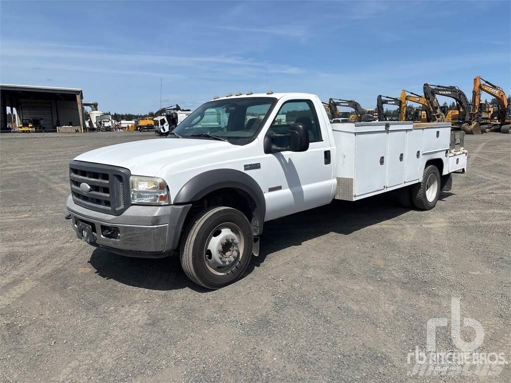 Ford F-550 多目的／汎用車両