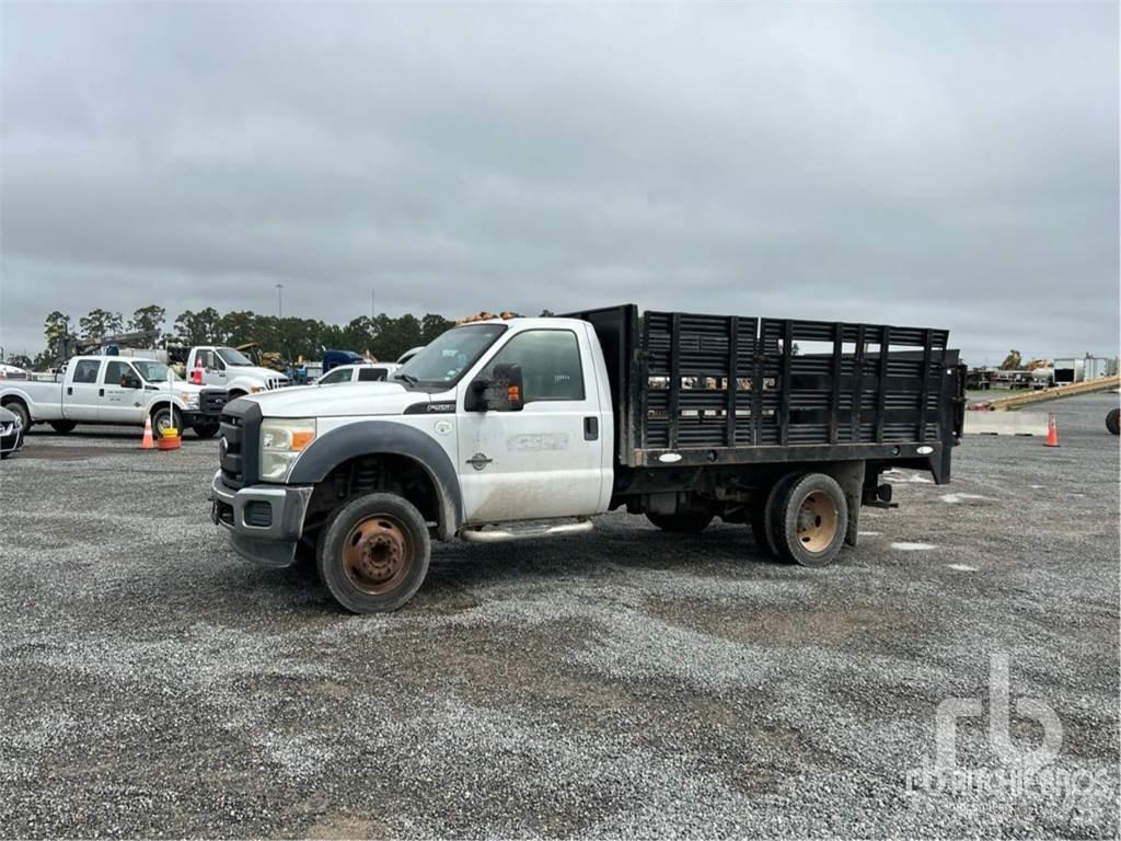 Ford F-550 平ボディー