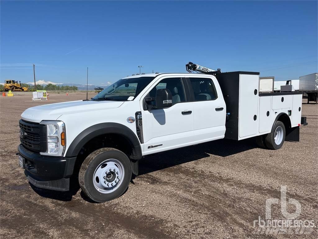 Ford F-550 多目的／汎用車両