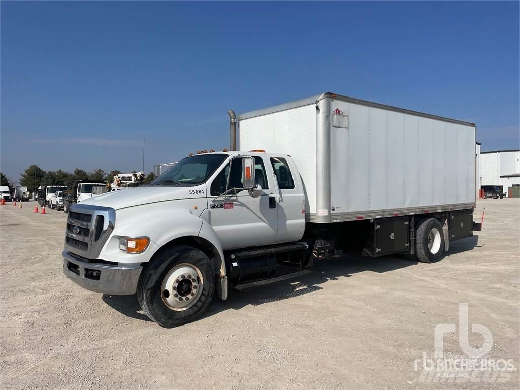Ford F-750 タンカートラック