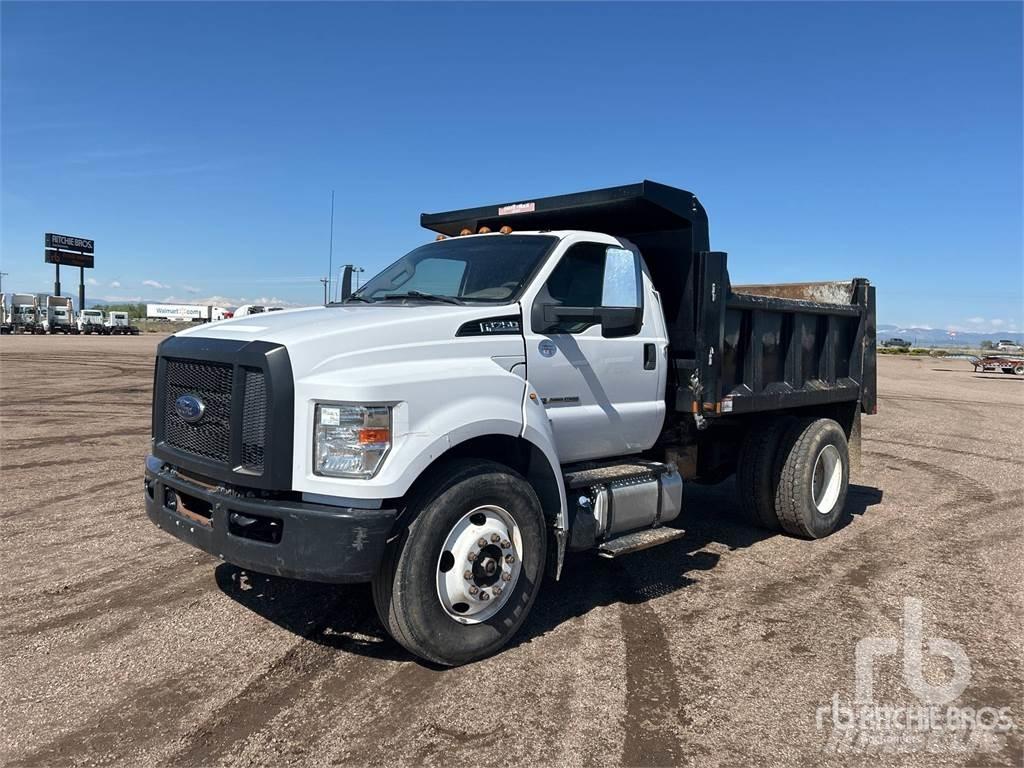 Ford F-750 ダンプ