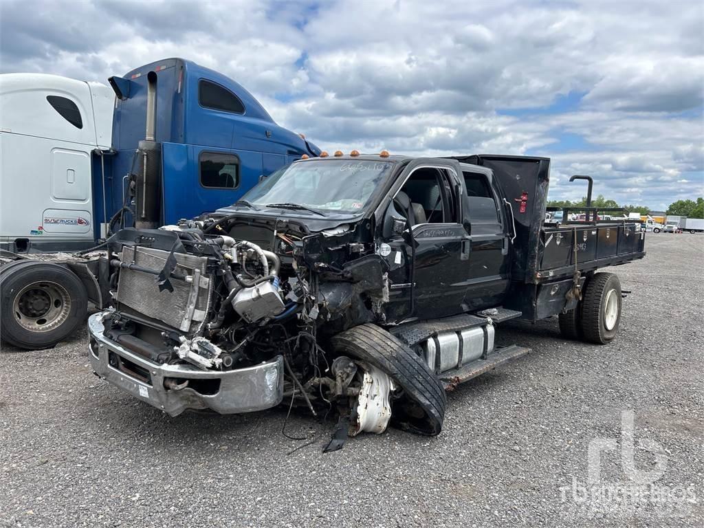 Ford F-750 平ボディー