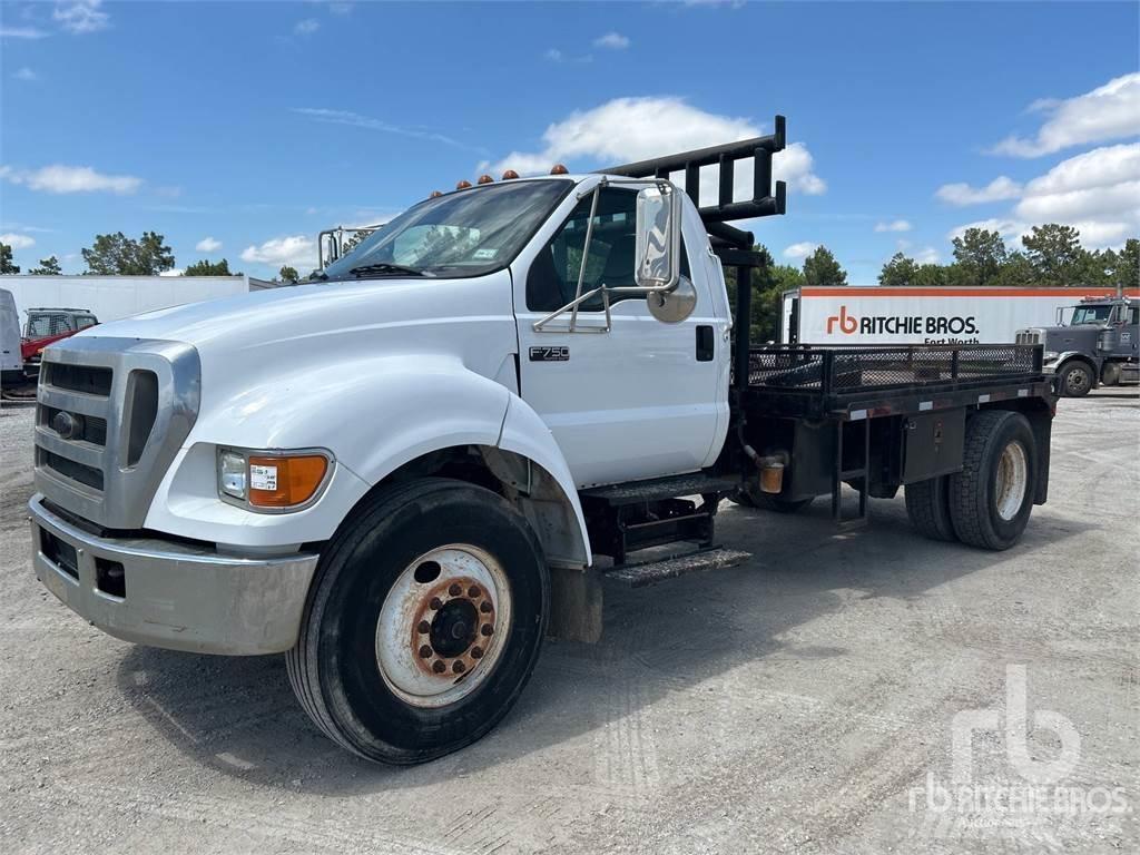 Ford F-750 平ボディー