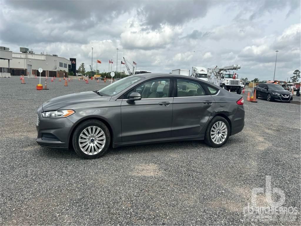 Ford FUSION 自動車