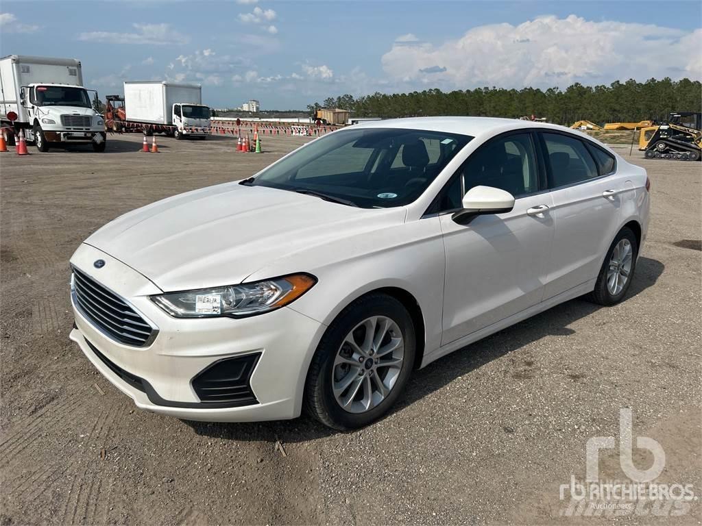 Ford FUSION SE 自動車