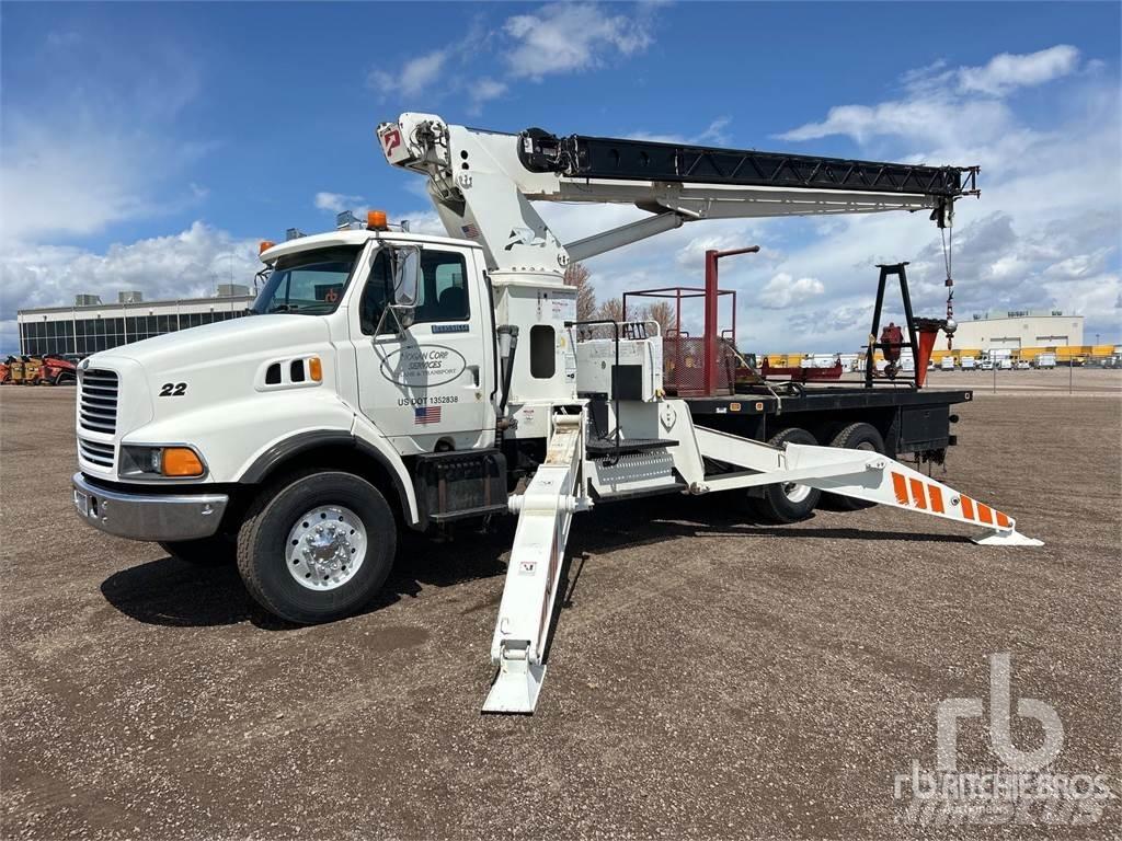 Ford LT9000 クレーントラック、ユニック車