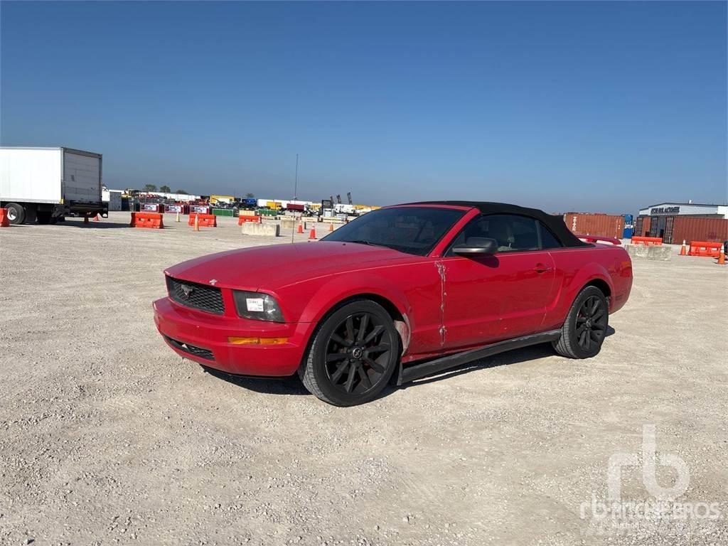 Ford MUSTANG 自動車