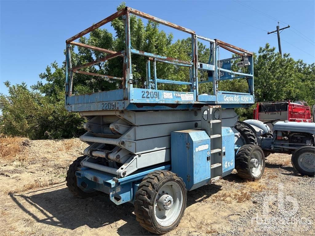 Genie GS-4390 シザースリフト