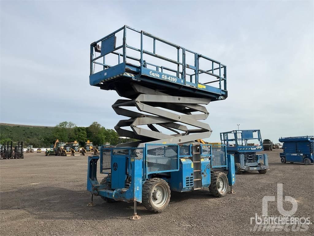 Genie GS4390 シザースリフト