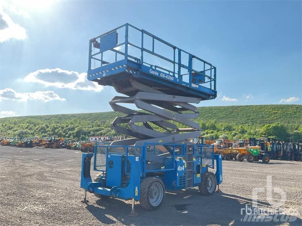 Genie GS4390 シザースリフト