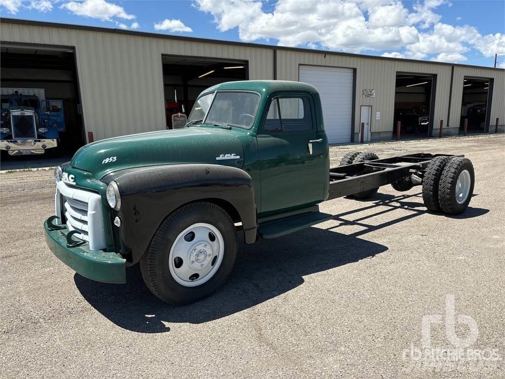 GMC 300 キャブ付きシャーシ