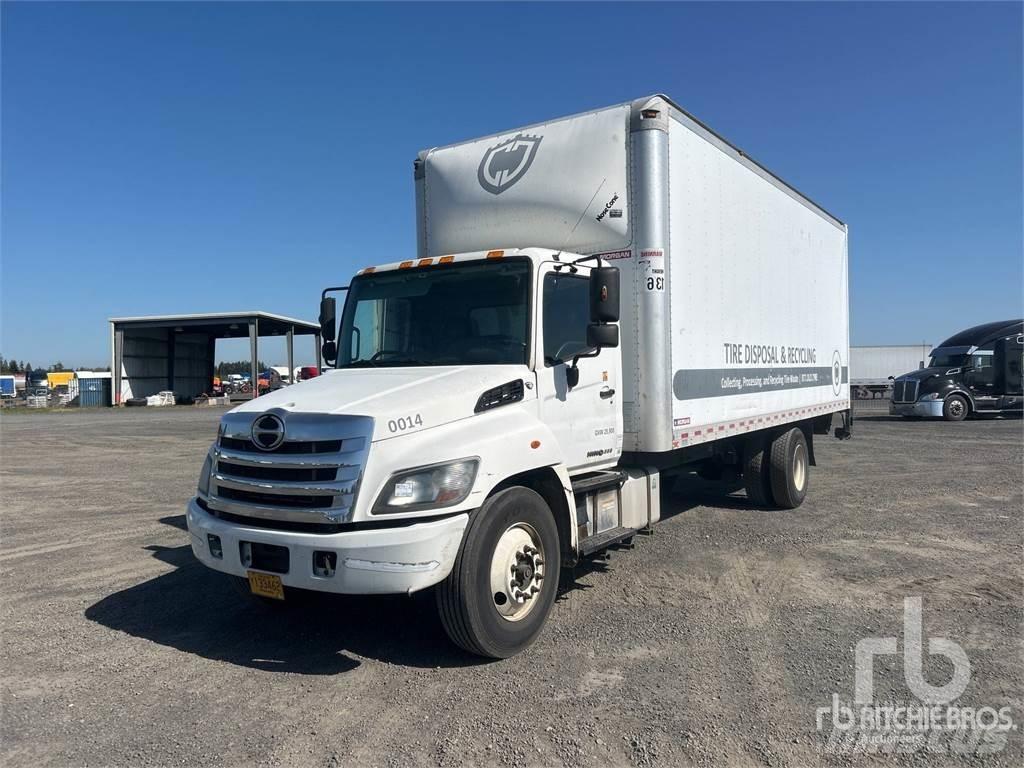 Hino 268 パネルバン