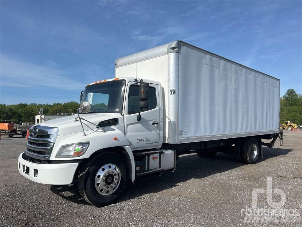 Hino 268 パネルバン