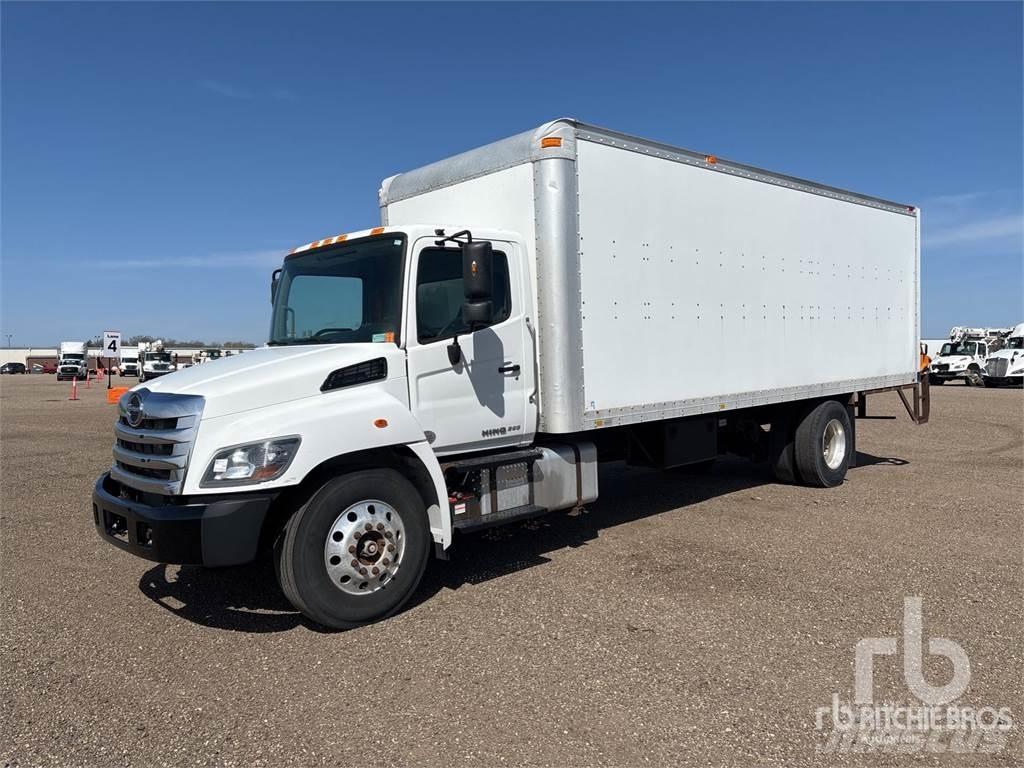 Hino 268 パネルバン