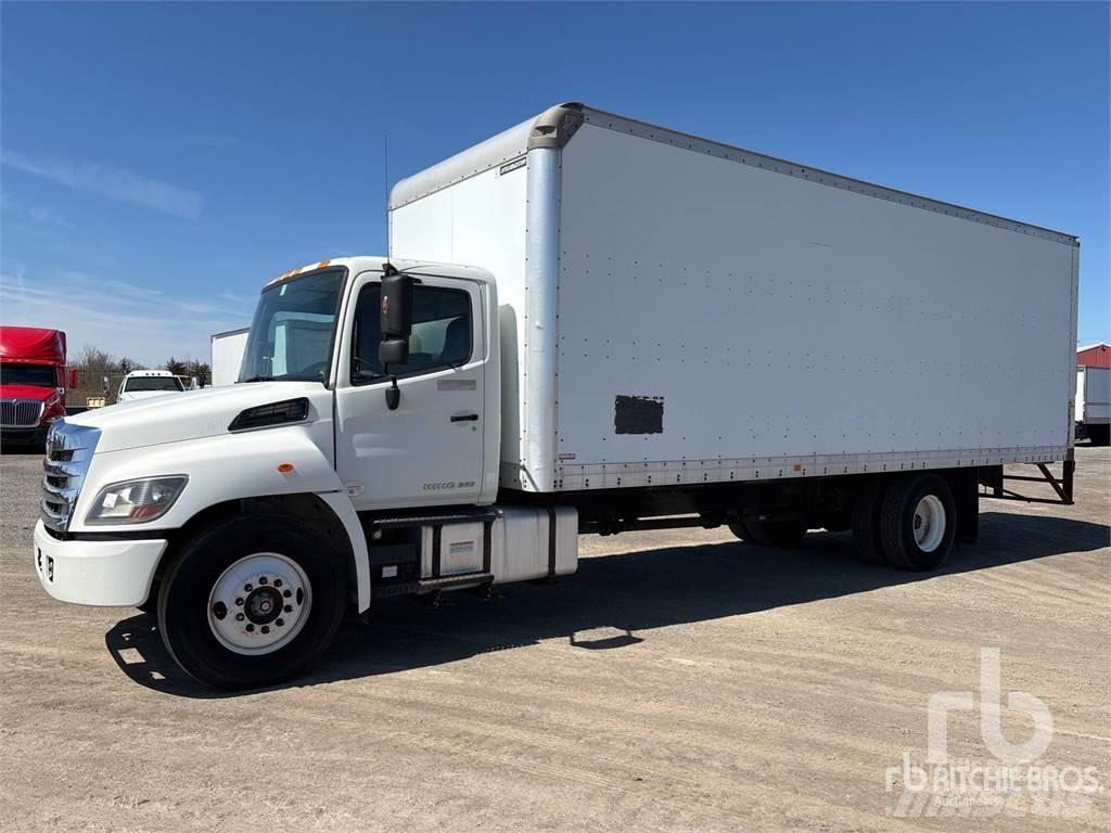 Hino 268 パネルバン