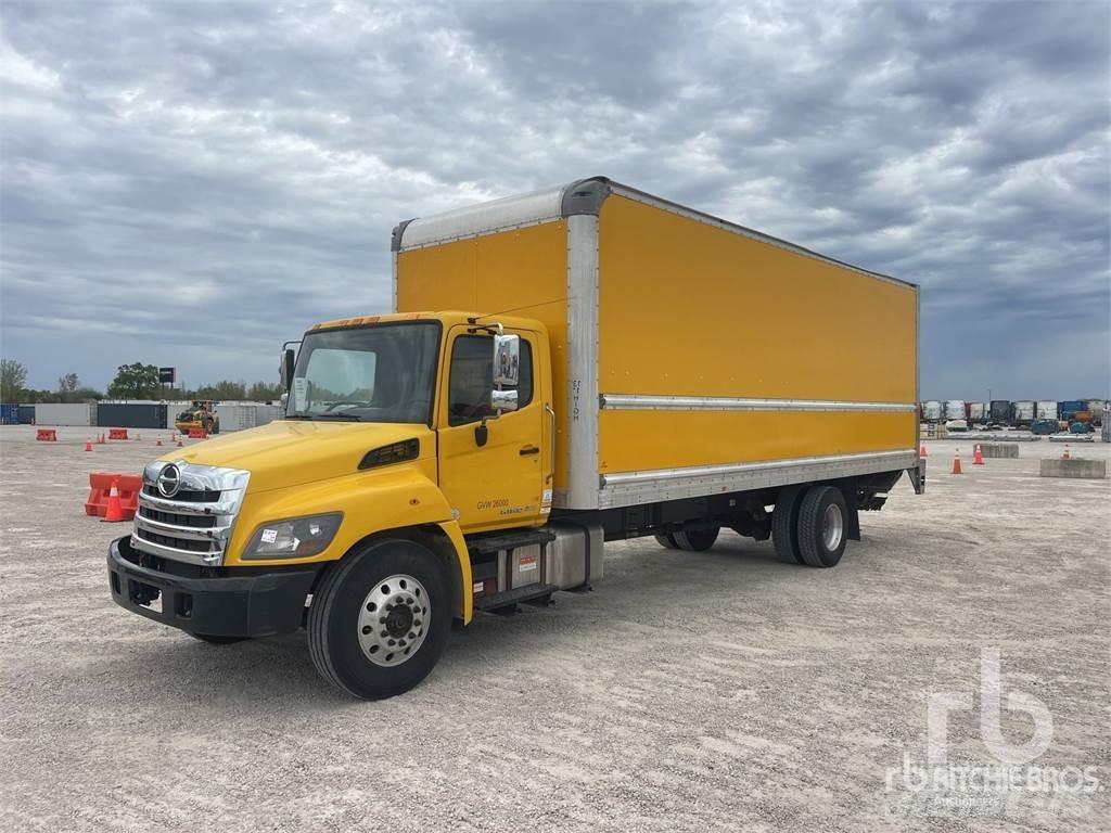 Hino 268 パネルバン