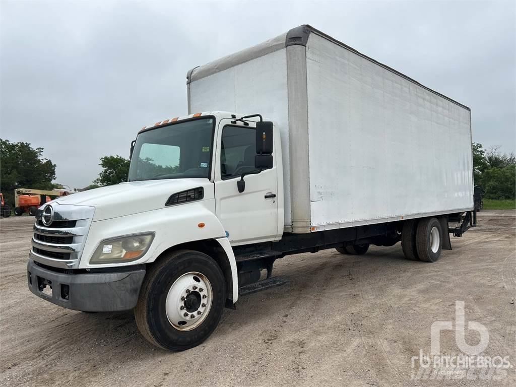Hino 268 パネルバン