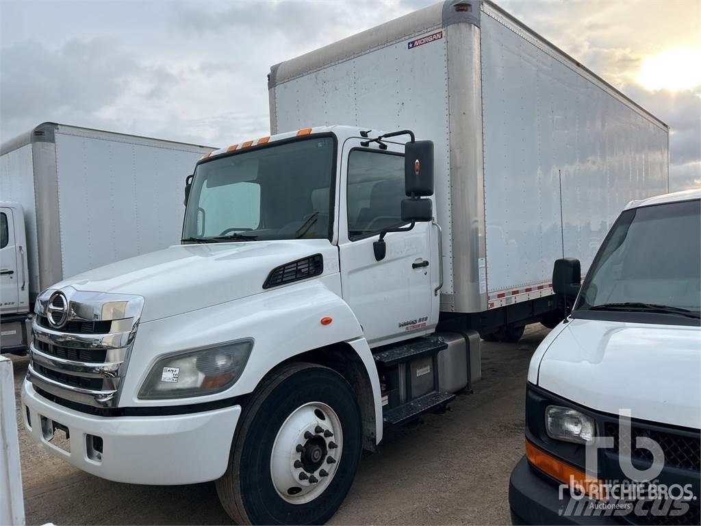 Hino 268 パネルバン