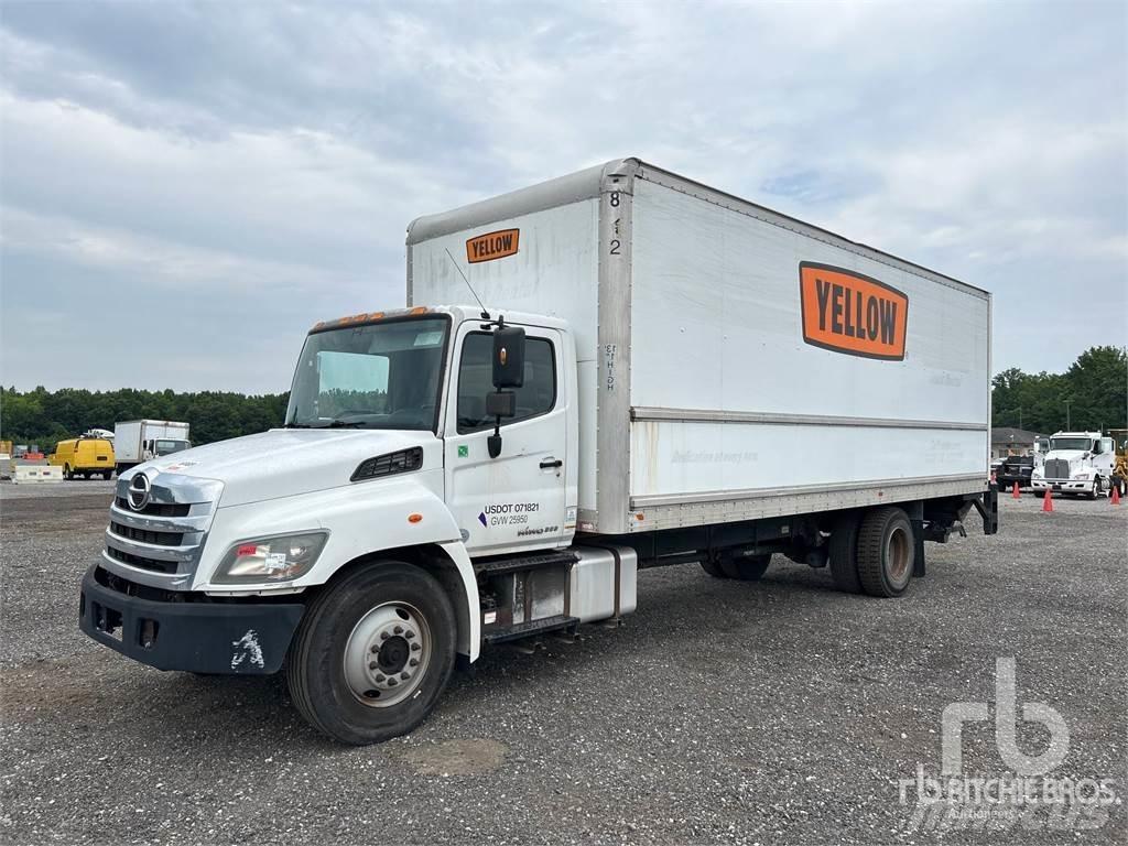 Hino 268 パネルバン