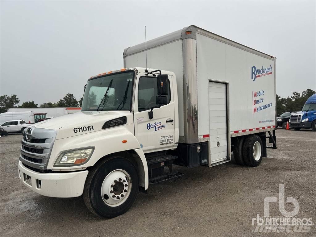 Hino 268 多目的／汎用車両