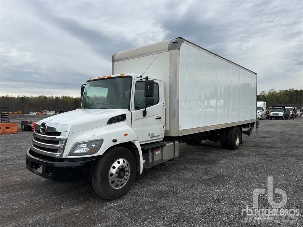 Hino 268 パネルバン