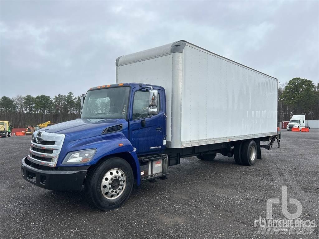 Hino 268 パネルバン