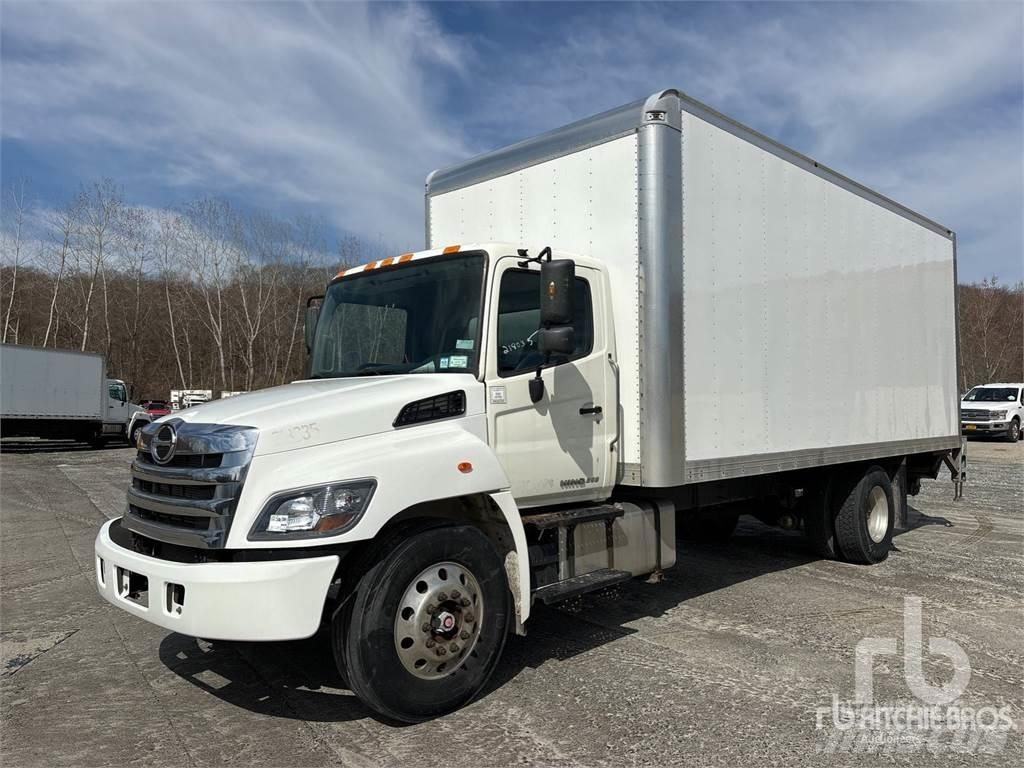 Hino 268 パネルバン