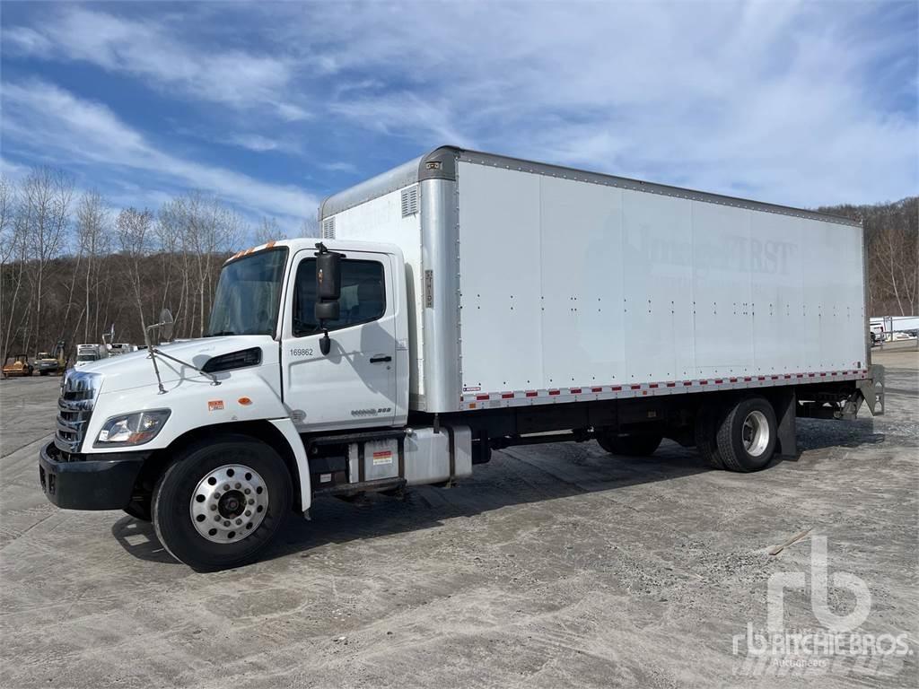 Hino 268 パネルバン