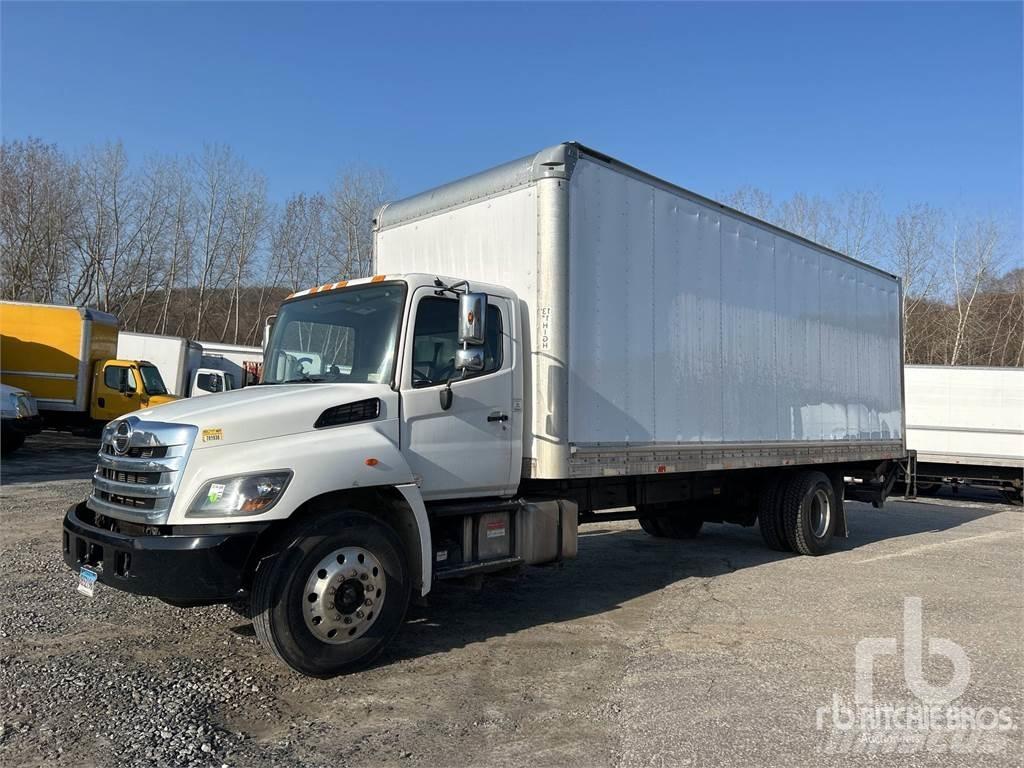 Hino 268 パネルバン