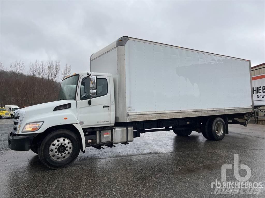Hino 268 パネルバン