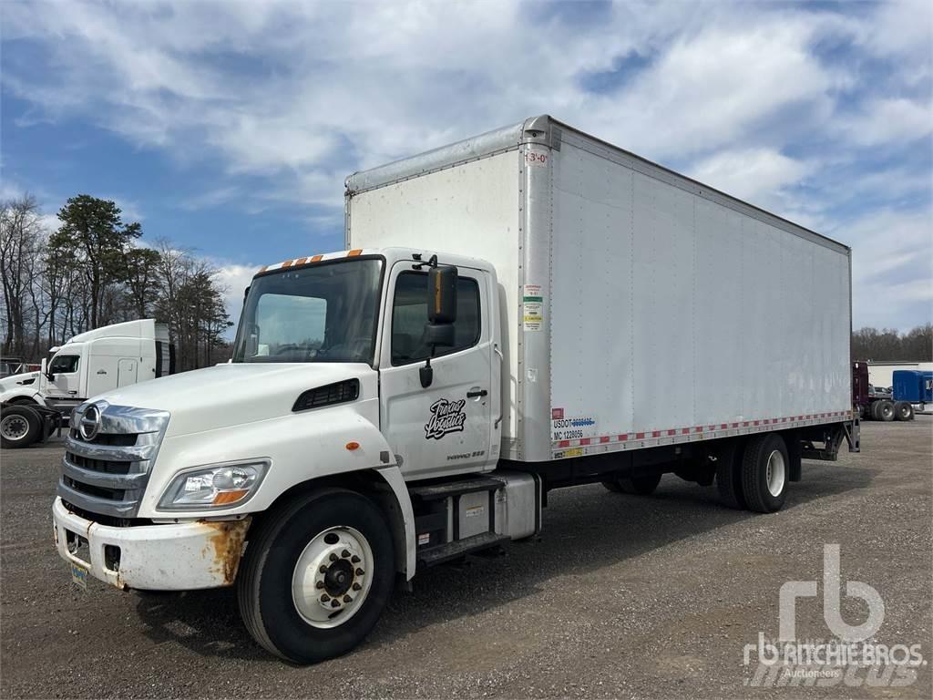 Hino 268 パネルバン