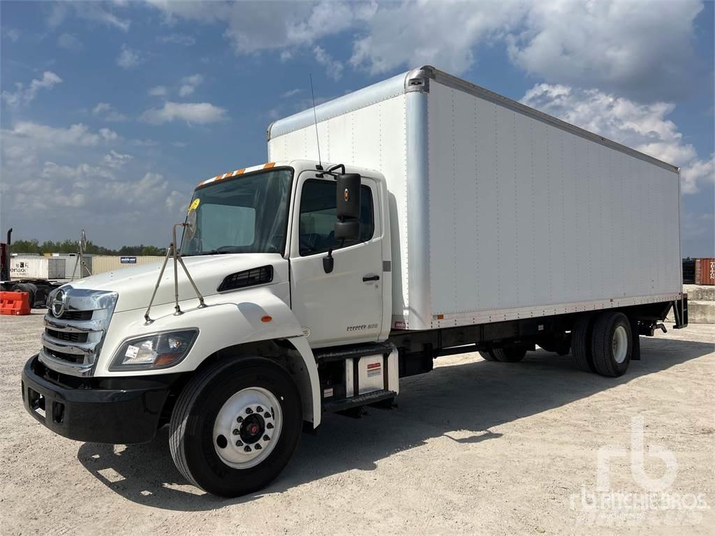 Hino 268 パネルバン