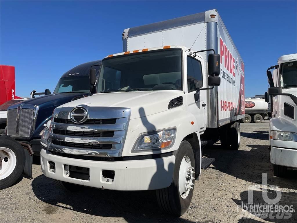 Hino 338 パネルバン