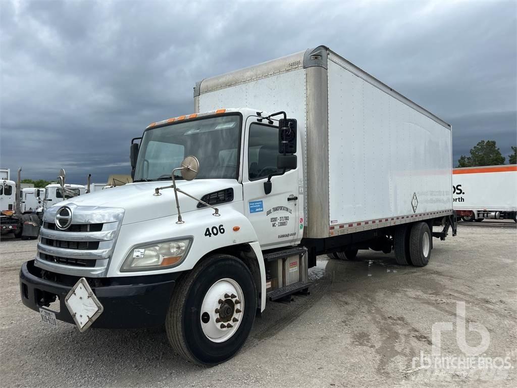 Hino 338 パネルバン